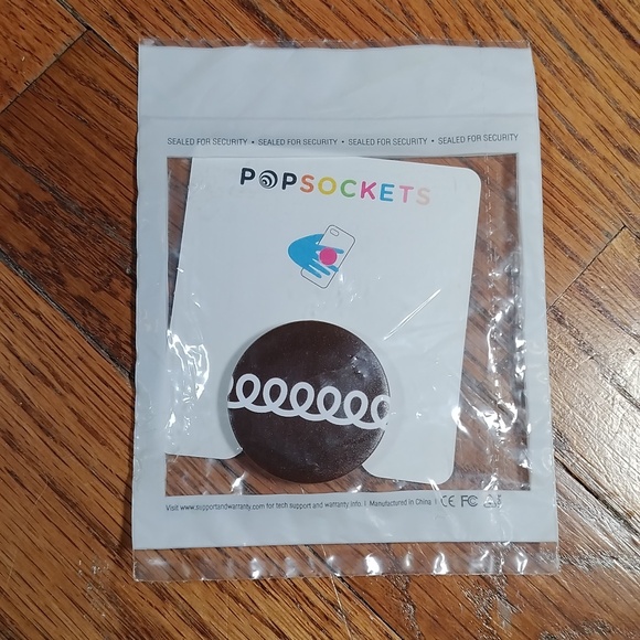 Hostess Cupcake Pop socket for Back of Phone BRAND NEW in package - Picture 1 of 6